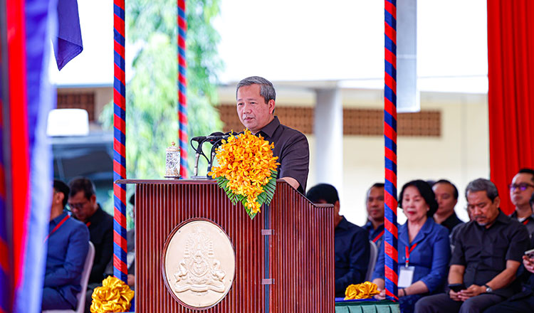 Hun Manet directs ministry to map regional potential for industrial hubs